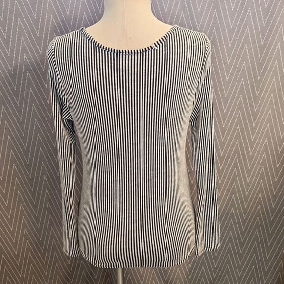 Nwt Juniors Caution to the wind black & white striped tie bottom top size Large. - Picture 7 of 16